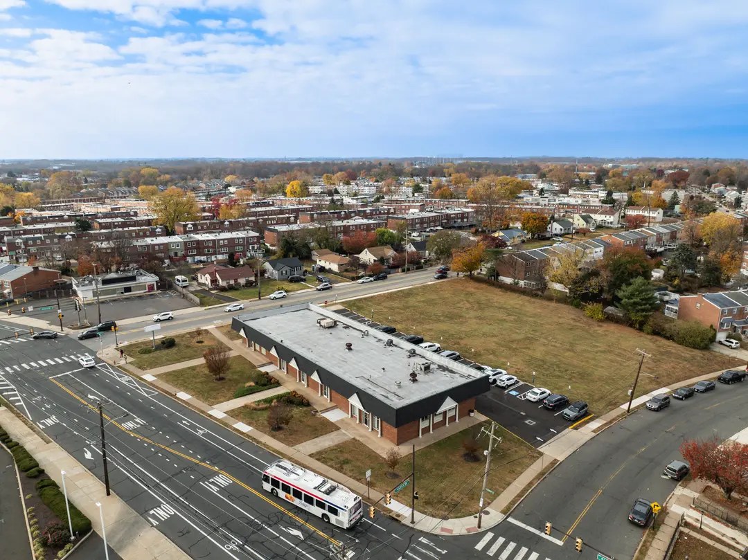 Aerial view of Parkwood Commons on Academy Rd, across from Parkwood Shopping Center
